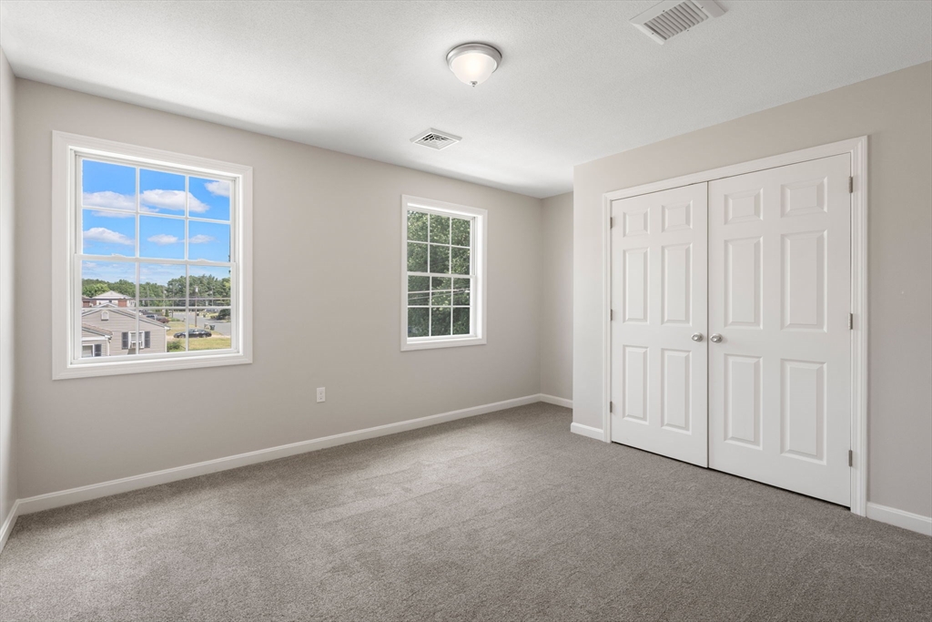 63 Hope Street Springfield, MA 01119 - Photo 23 of 36