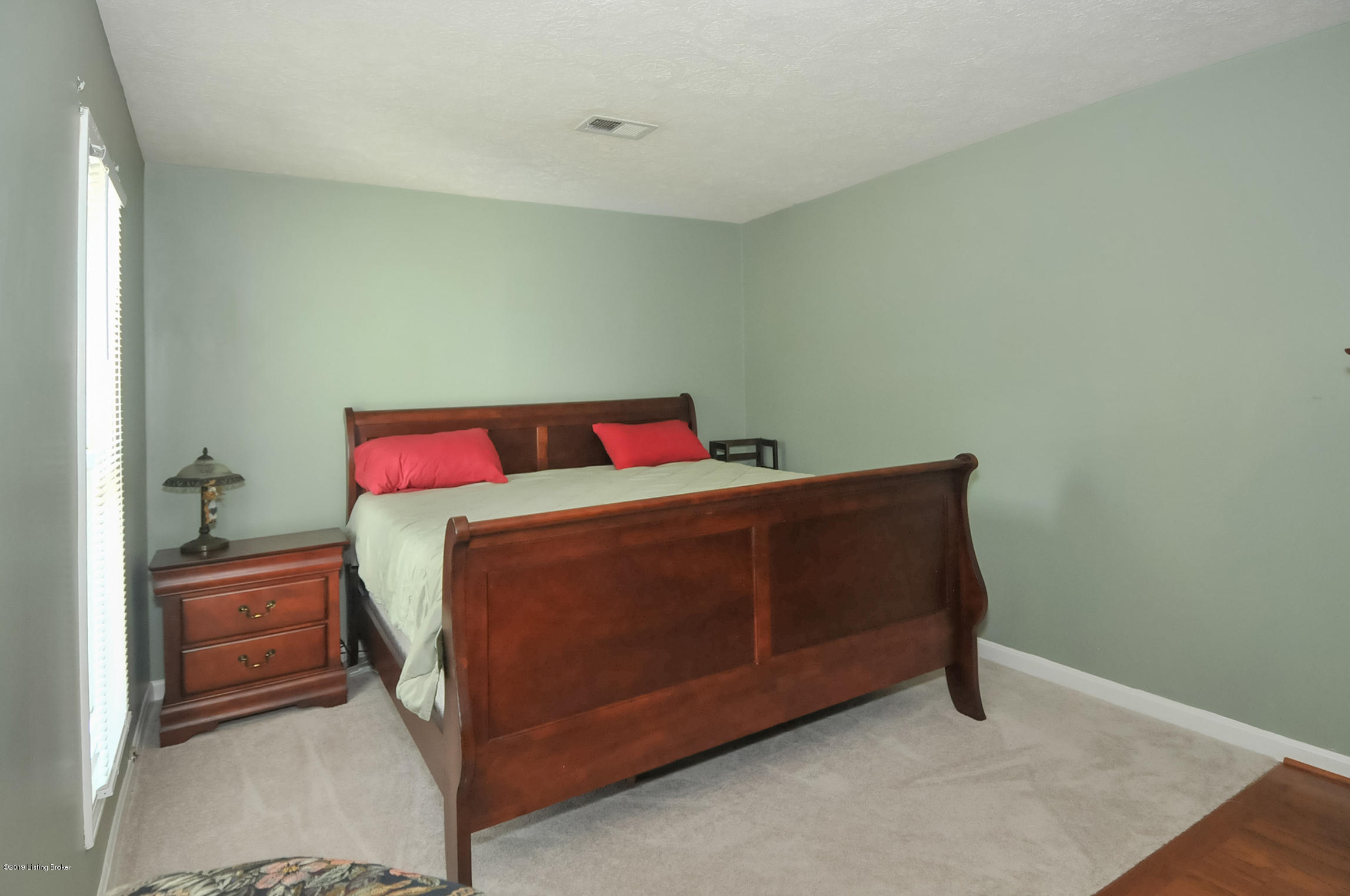 164 Beechland Road Louisville, KY 40229 - Photo 28 of 41 164BeechlandRd-28