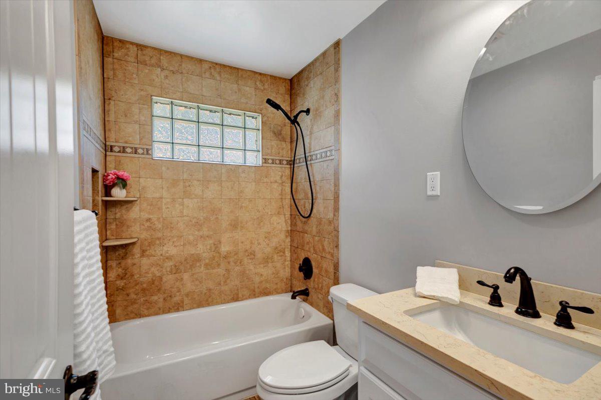 5705 Cabbage Spring Road Mount Airy, MD 21771 - Photo 15 of 37 Gallery Image 15