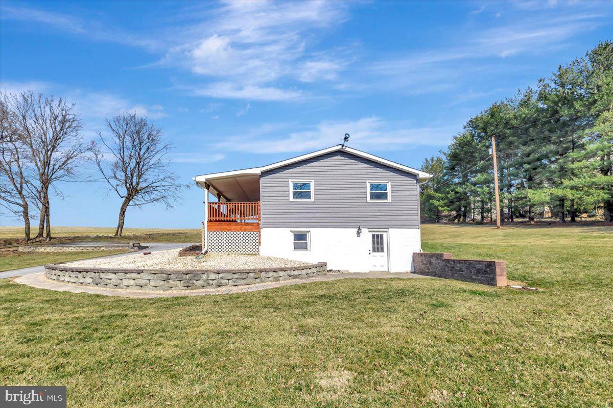 5705 Cabbage Spring Road Mount Airy, MD 21771 - Photo 5 of 37 Gallery Image 5