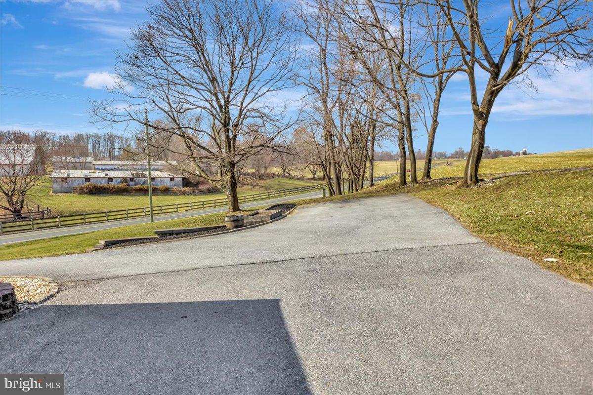 5705 Cabbage Spring Road Mount Airy, MD 21771 - Photo 7 of 37 Gallery Image 7