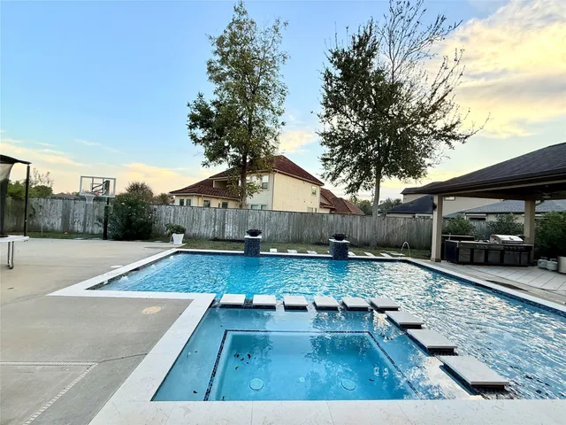 $4,900 | 5707 Avon Landing Lane, Sugar Land, TX 77479