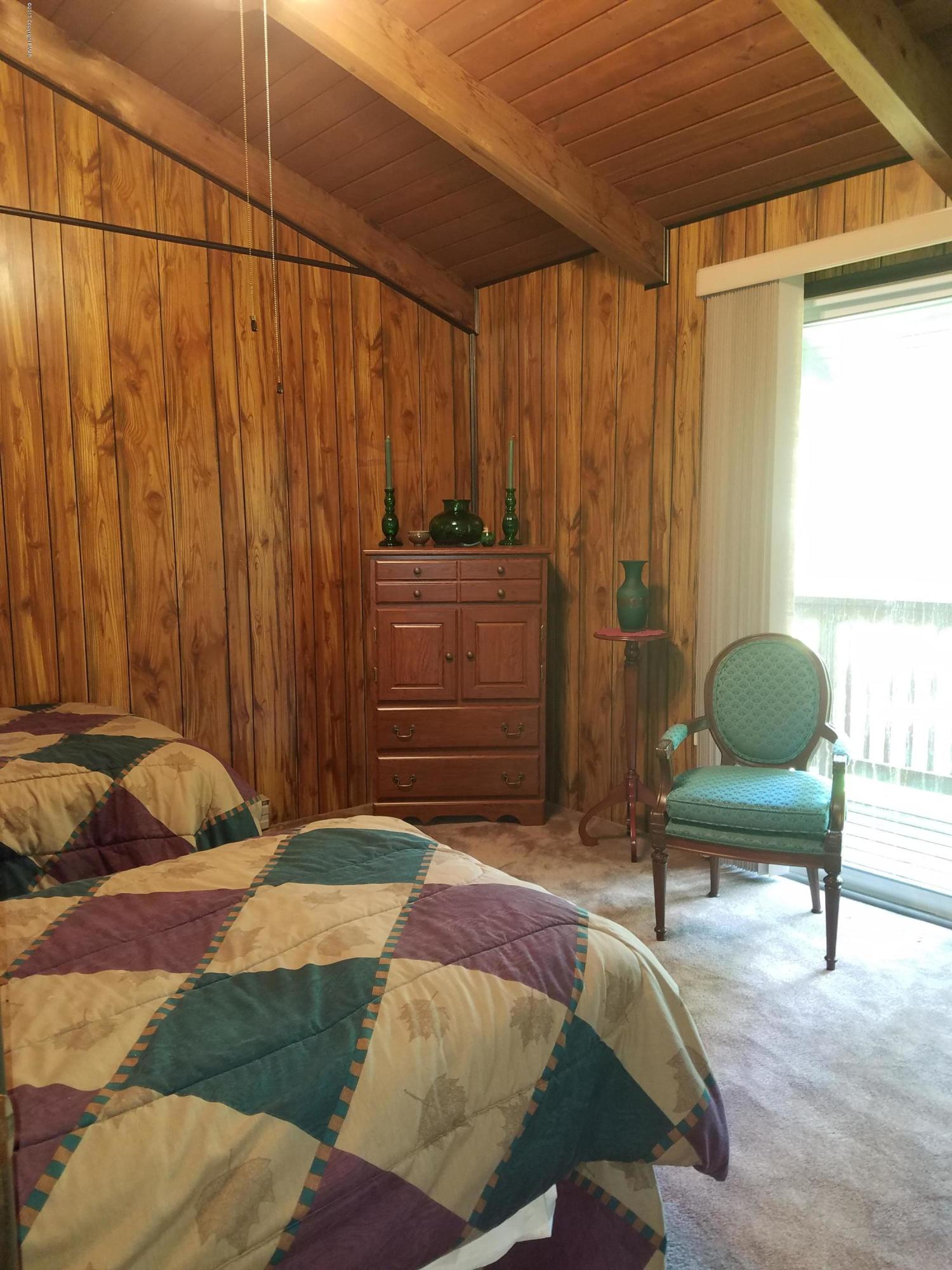 4525 Pine Ridge Drive West Bushkill, PA 18324 - Photo 8 of 29 20170620_150623