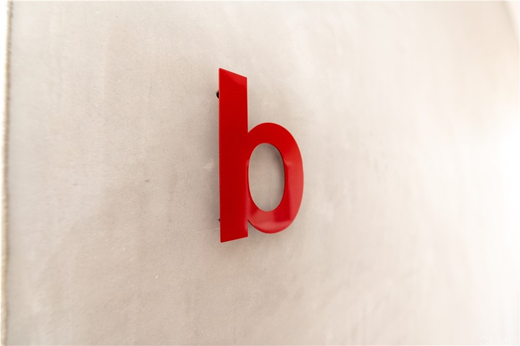 5 Clipper Road, Unit B Rancho Palos Verdes, CA 90275 - Photo 6 of 20 a close up of a wall