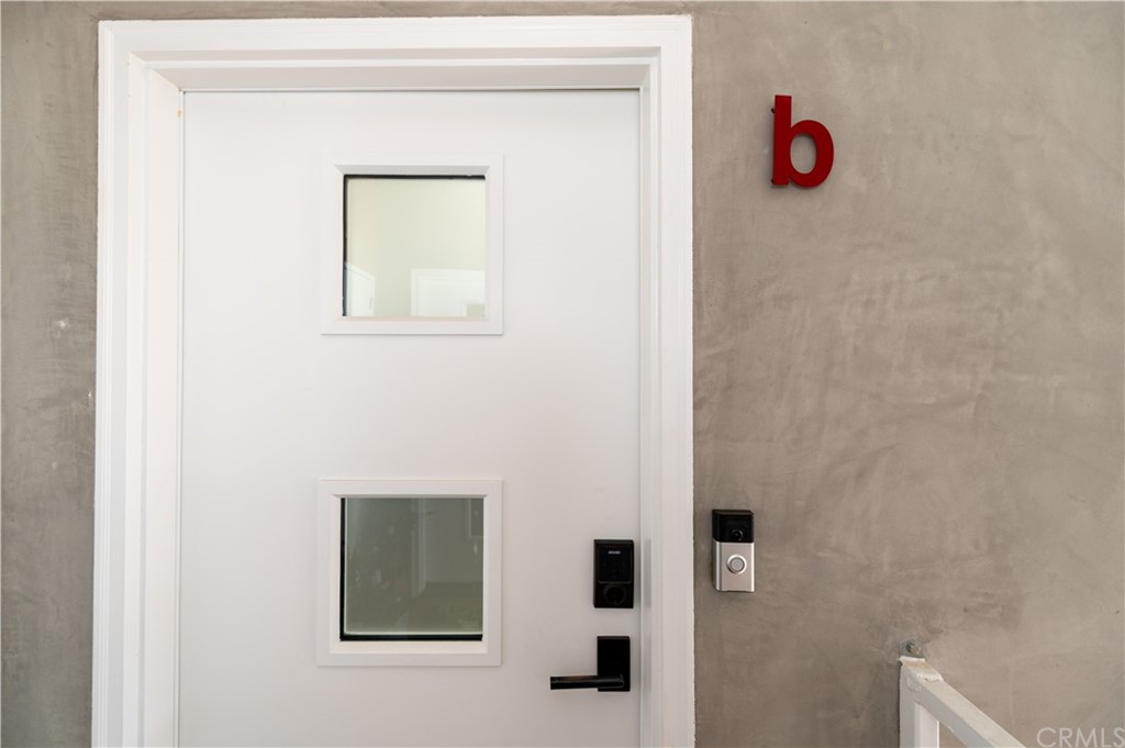 5 Clipper Road, Unit B Rancho Palos Verdes, CA 90275 - Photo 7 of 20 a bathroom with a shower and a window