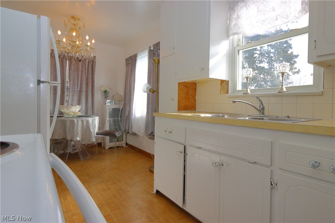 1529 South Noble Road Cleveland, OH 44121 - Photo 11 of 27 Gallery Image 11