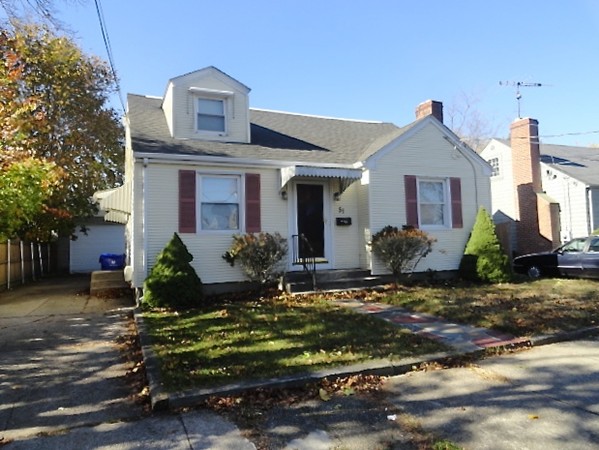 51 Edgemere Road Pawtucket, RI 02861 - Photo 2 of 14 Gallery Image 2