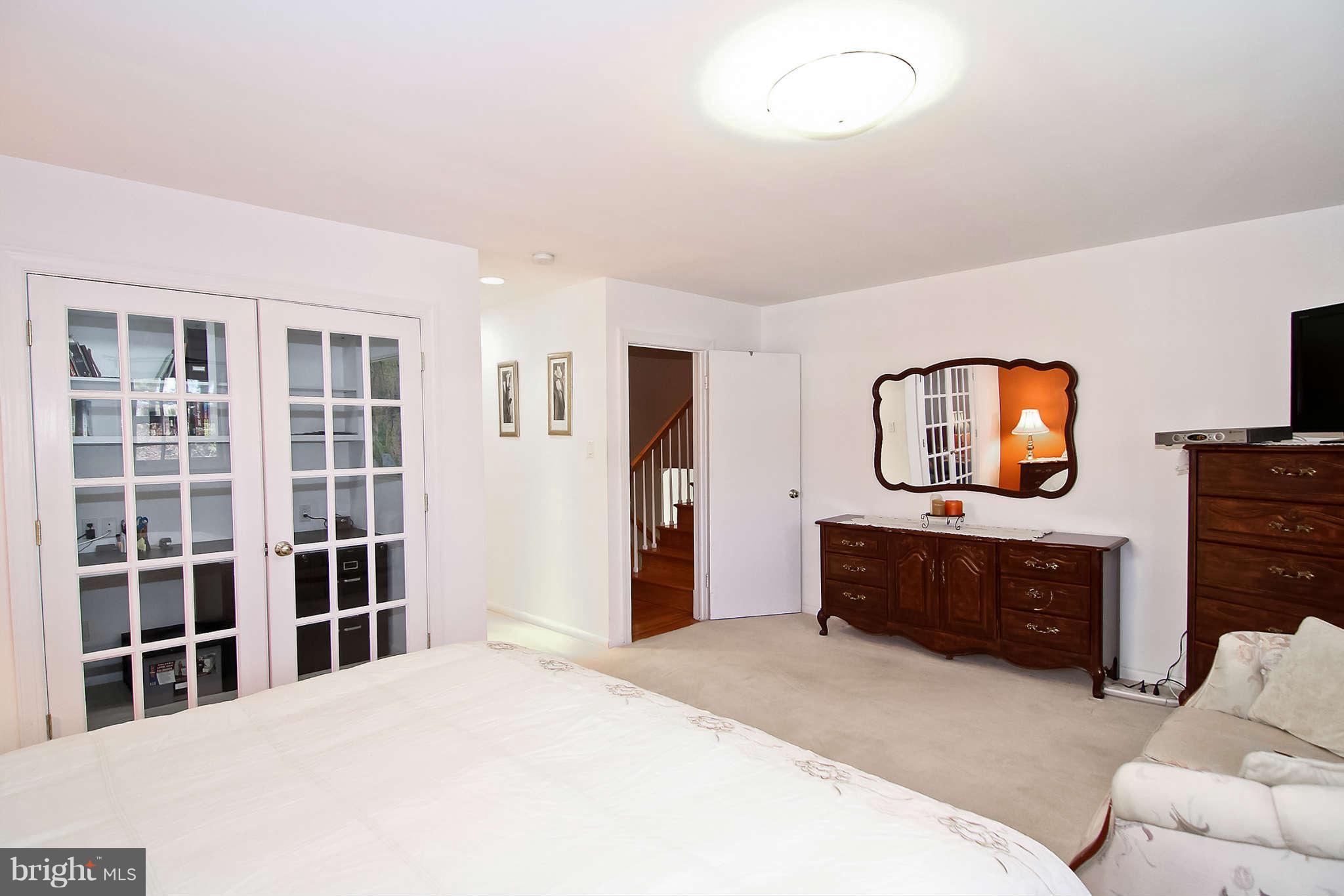 6511 Winnepeg Road Bethesda, MD 20817 - Photo 13 of 30 Bedroom (Master)