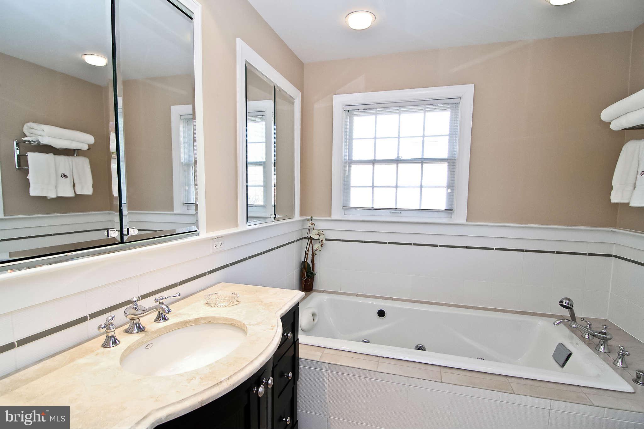 6511 Winnepeg Road Bethesda, MD 20817 - Photo 15 of 30 Bath (Master)