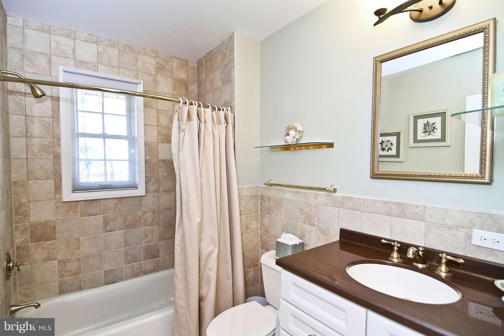6511 Winnepeg Road Bethesda, MD 20817 - Photo 20 of 30 Bath
