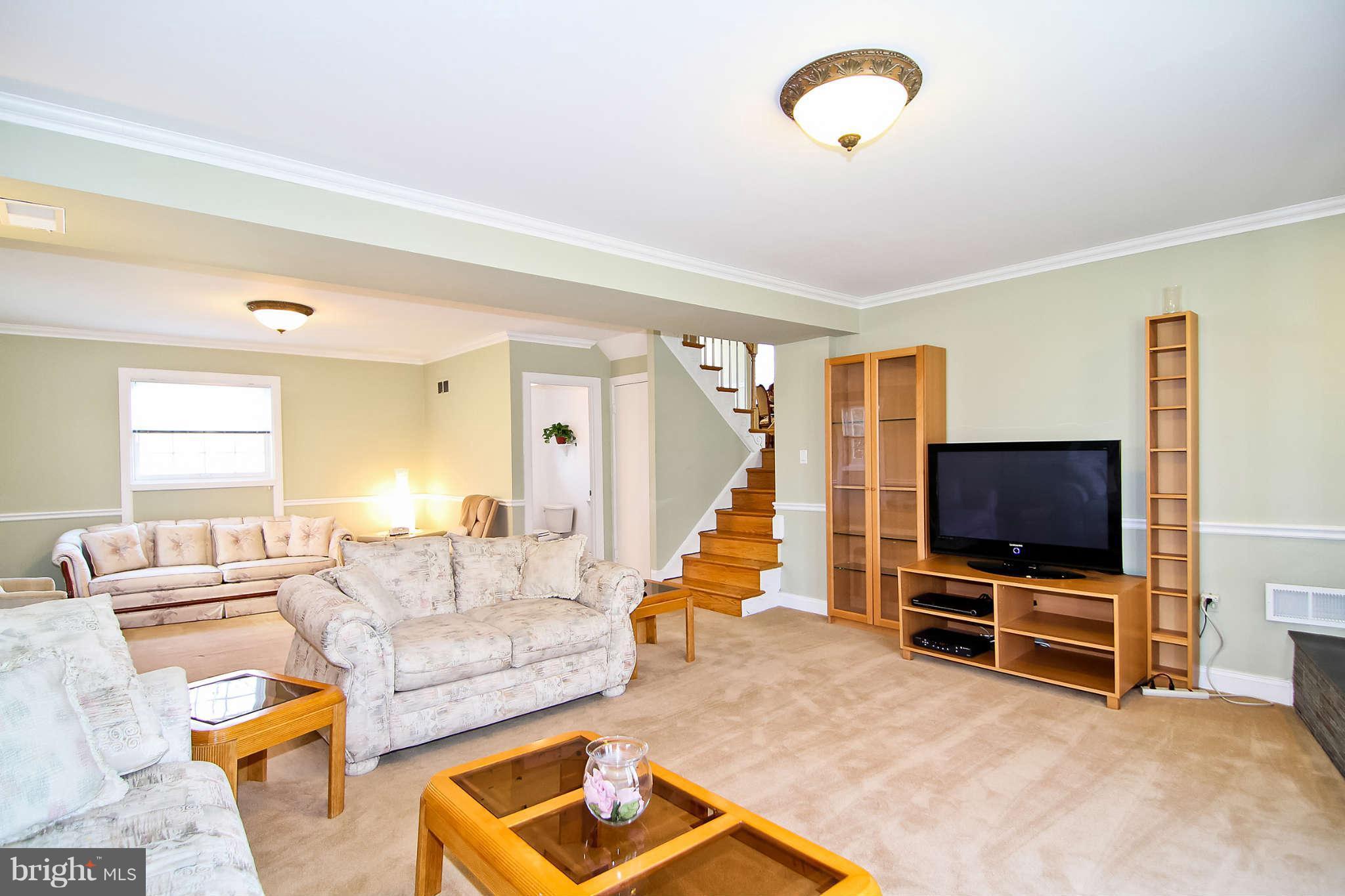 6511 Winnepeg Road Bethesda, MD 20817 - Photo 25 of 30 Family Room