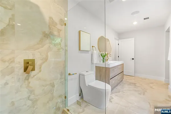 $7,900 | 429 Riverside Avenue, Rutherford, NJ 07070