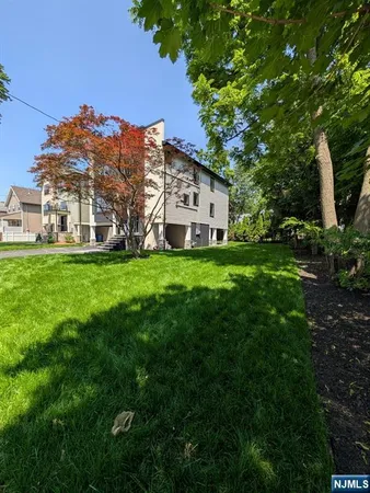 $7,900 | 429 Riverside Avenue, Rutherford, NJ 07070