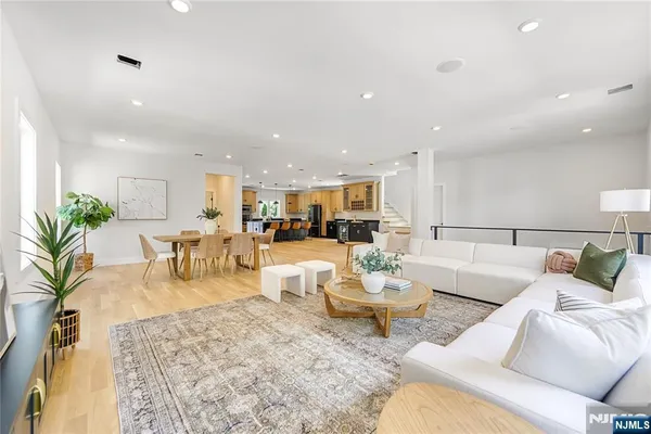 $7,900 | 429 Riverside Avenue, Rutherford, NJ 07070