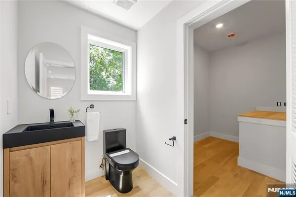 $7,900 | 429 Riverside Avenue, Rutherford, NJ 07070