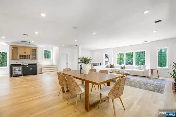 $7,900 | 429 Riverside Avenue, Rutherford, NJ 07070