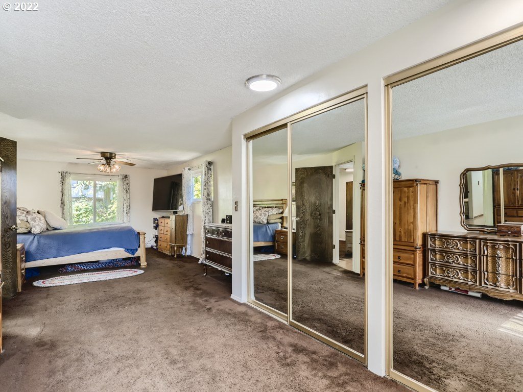 7085 Ridgegate Drive Gladstone, OR 97027 - Photo 13 of 25 Gallery Image 13