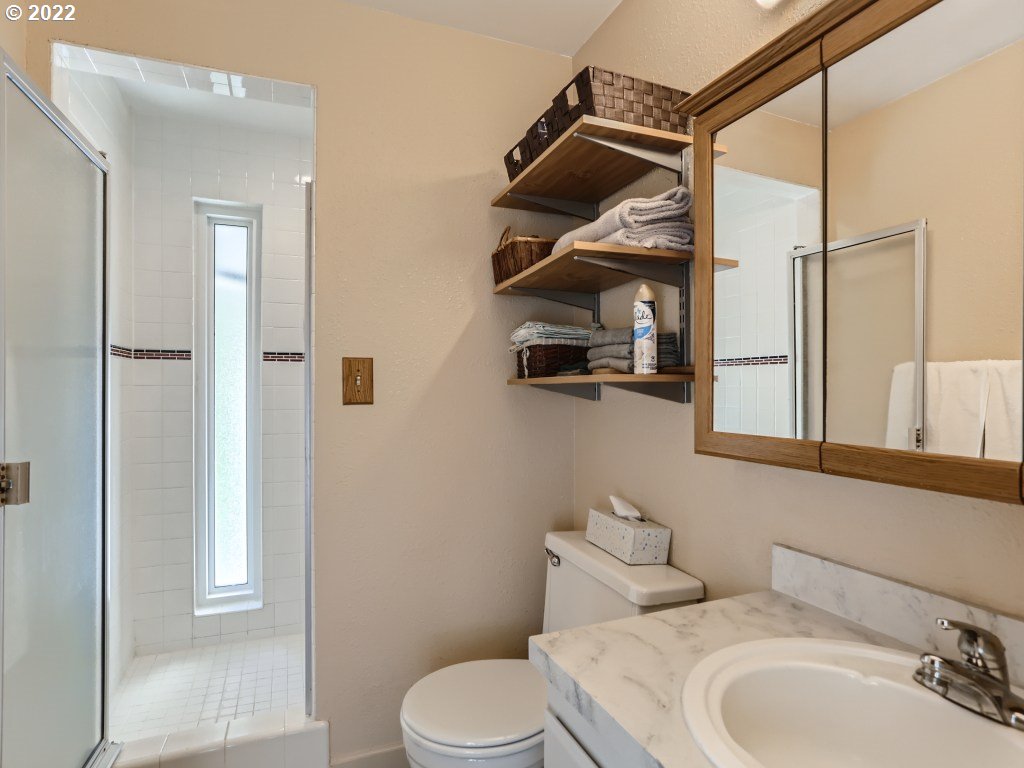 7085 Ridgegate Drive Gladstone, OR 97027 - Photo 16 of 25 Gallery Image 16