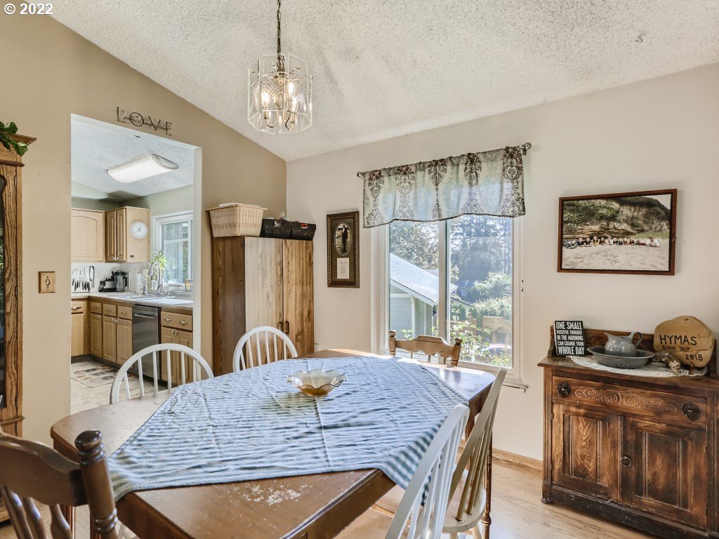 7085 Ridgegate Drive Gladstone, OR 97027 - Photo 8 of 25 Gallery Image 8