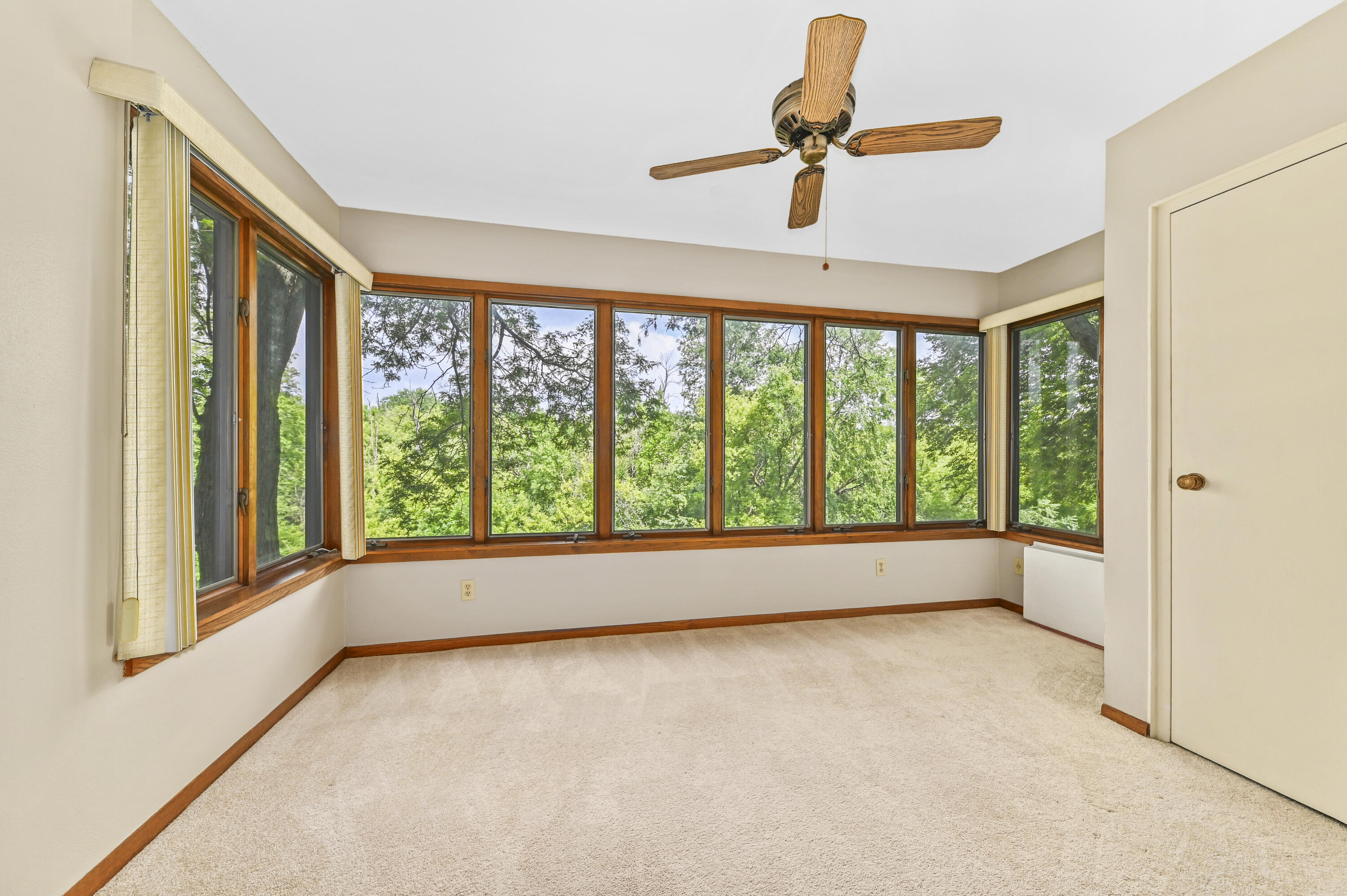 N85-w15700 Ridge Road, Unit 104 Menomonee Falls, WI 53051 - Photo 13 of 42 EUP_1083