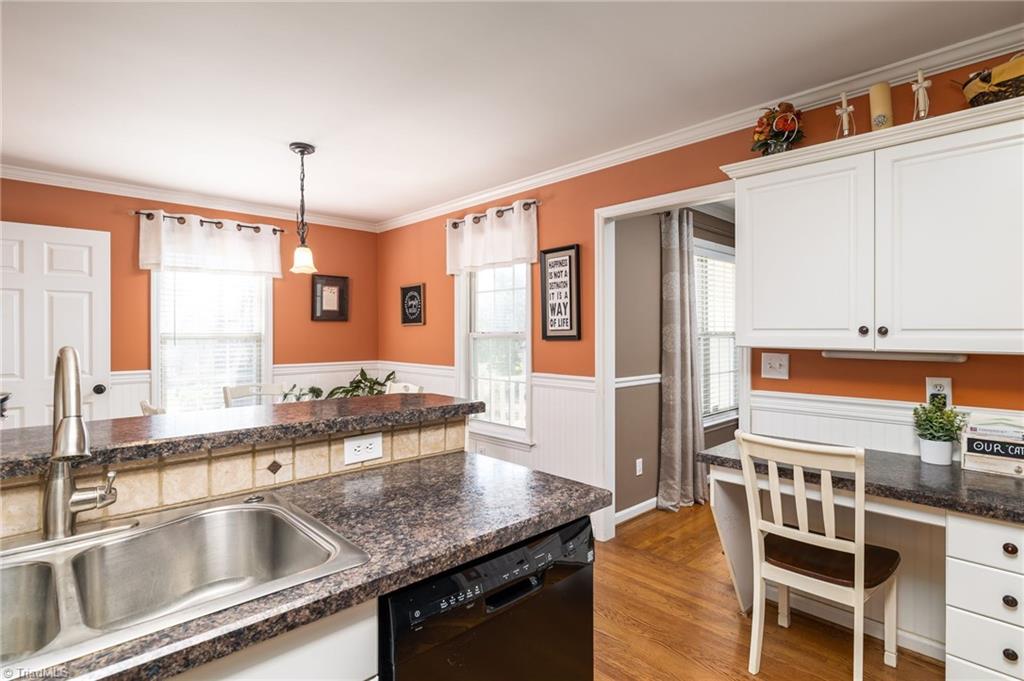 7513 Bartonshire Court Oak Ridge, NC 27310 - Photo 14 of 32 Gallery Image 14