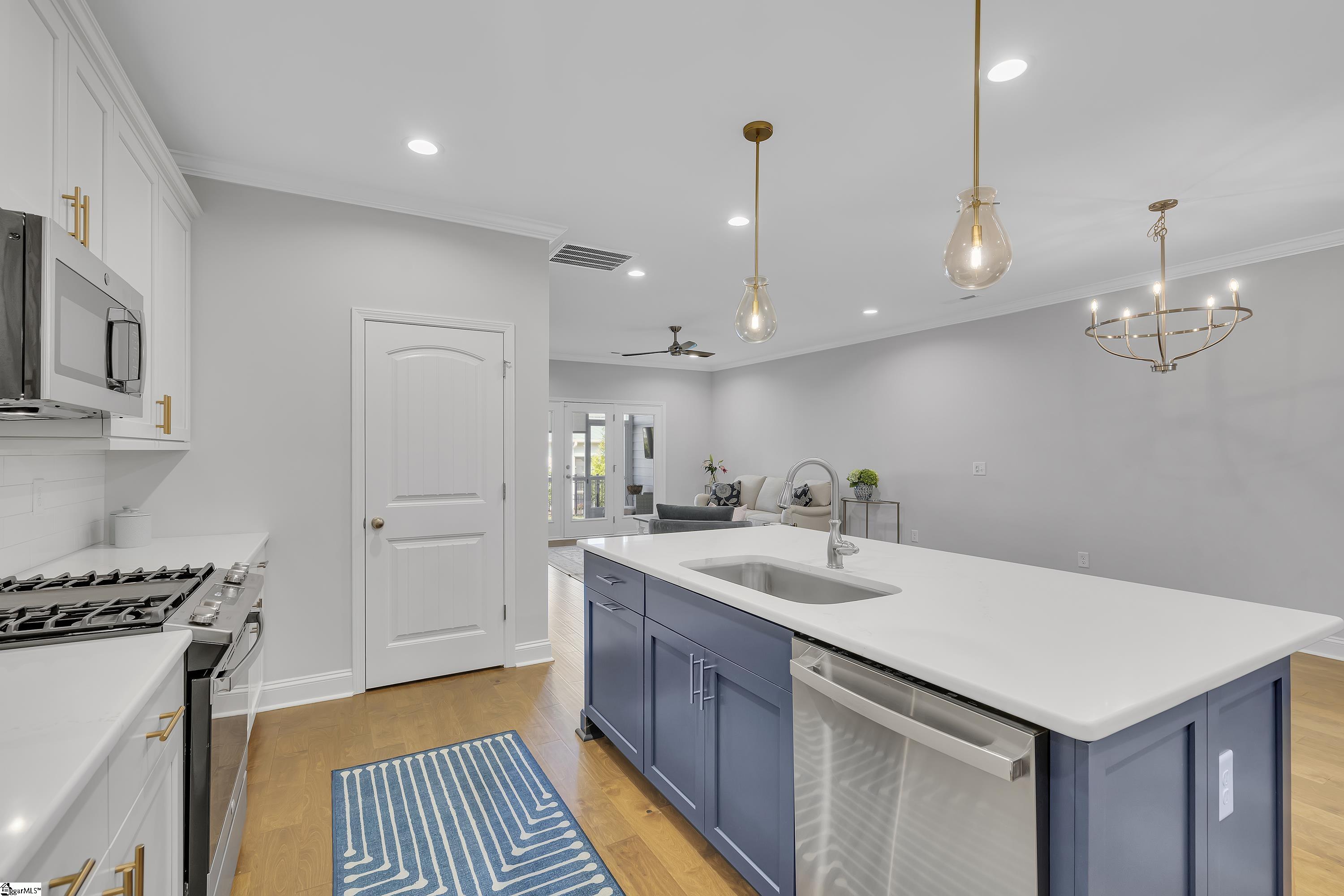 18 Hasbrook Lane Greenville, SC 29607 - Photo 8 of 27