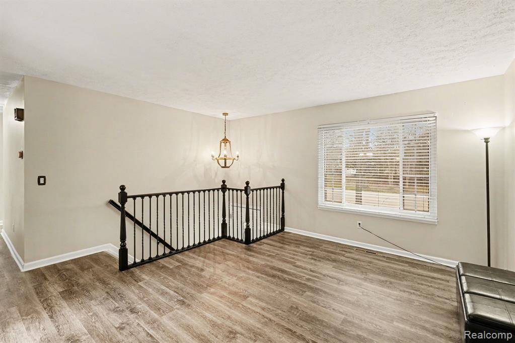 1784 Byron Road Howell, MI 48855 - Photo 12 of 33