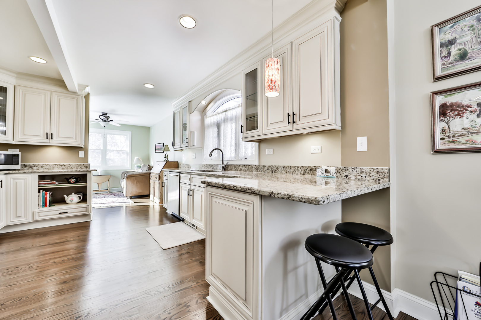 587 Selborne Road Riverside, IL 60546 - Photo 16 of 38