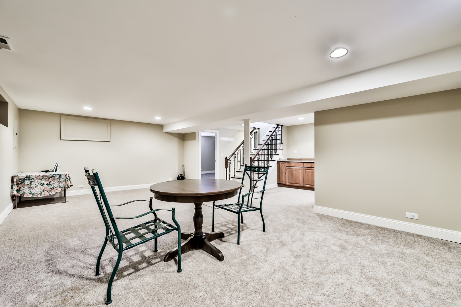 587 Selborne Road Riverside, IL 60546 - Photo 25 of 38