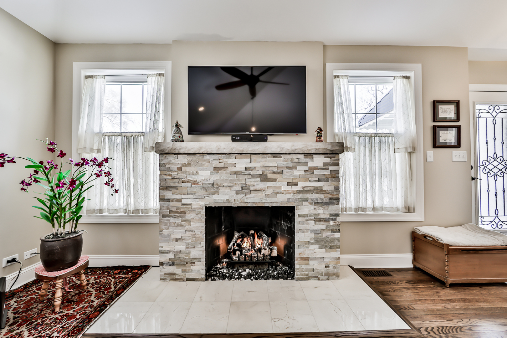 587 Selborne Road Riverside, IL 60546 - Photo 4 of 38