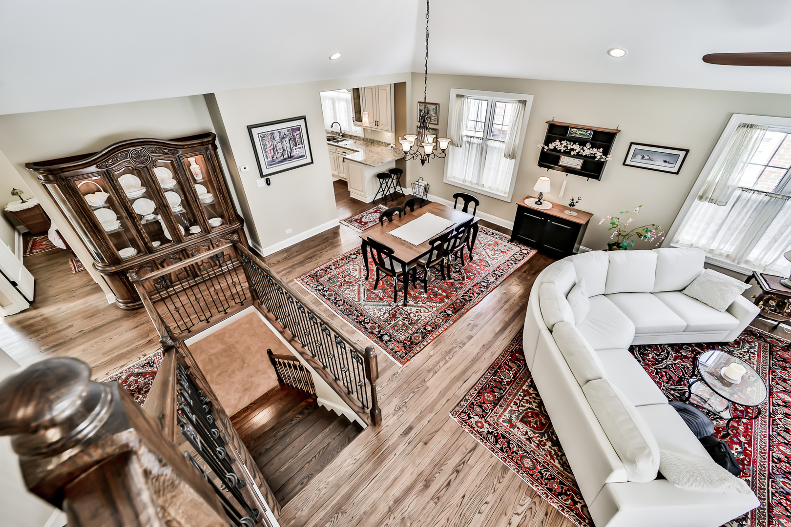 587 Selborne Road Riverside, IL 60546 - Photo 9 of 38