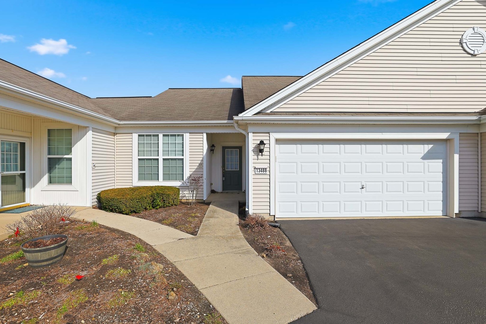 13488 Delaney Road Huntley, IL 60142 - Photo 2 of 24