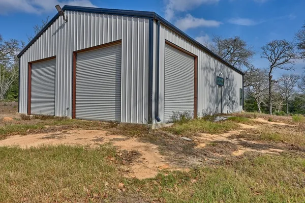 $600,000 | 25504 Squirrel Road, New Ulm, TX 78950