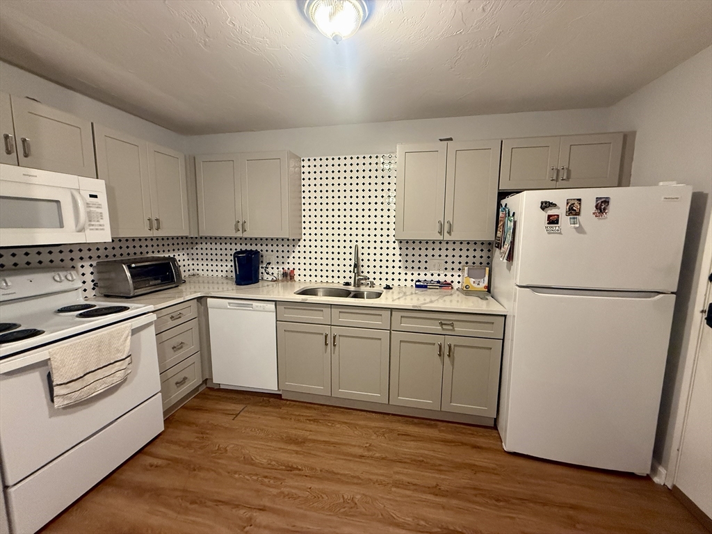 46 Gibbs Street, Unit D Worcester, MA 01607 - Photo 3 of 12