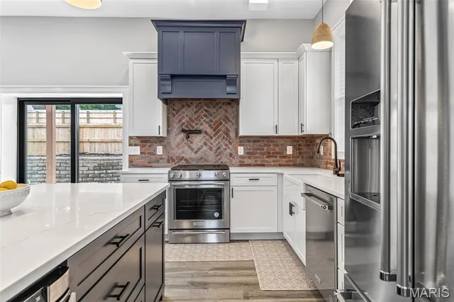 $425,000 | 422 North 2nd Street, De Soto, MO 63020