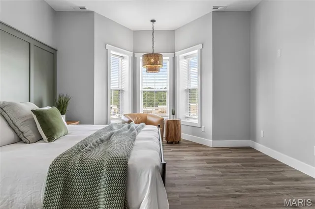 $425,000 | 422 North 2nd Street, De Soto, MO 63020