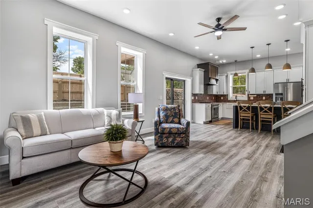 $425,000 | 422 North 2nd Street, De Soto, MO 63020