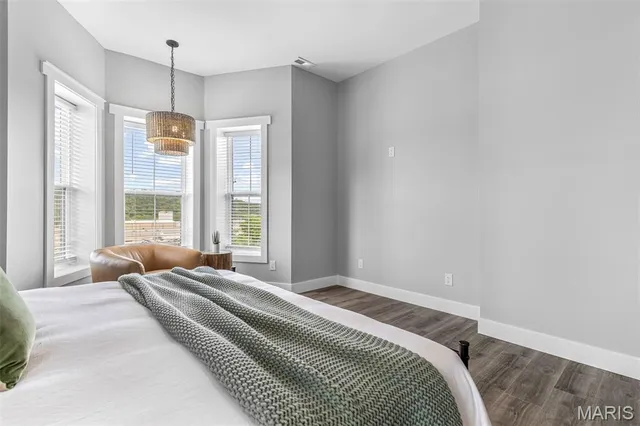 $425,000 | 422 North 2nd Street, De Soto, MO 63020