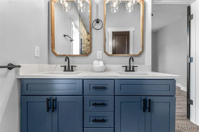 $425,000 | 422 North 2nd Street, De Soto, MO 63020