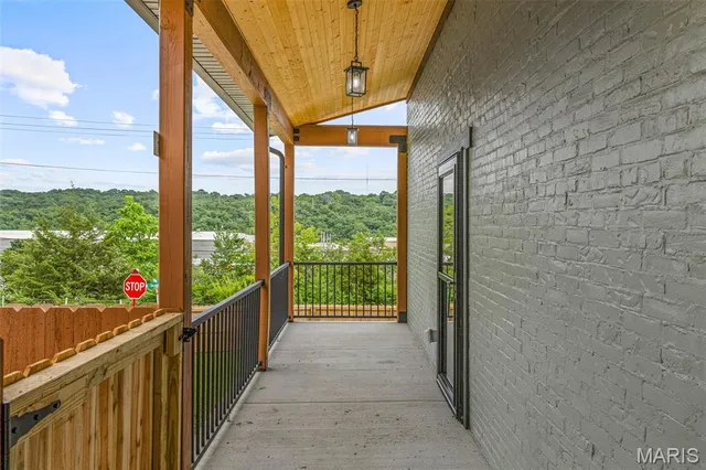 $425,000 | 422 North 2nd Street, De Soto, MO 63020