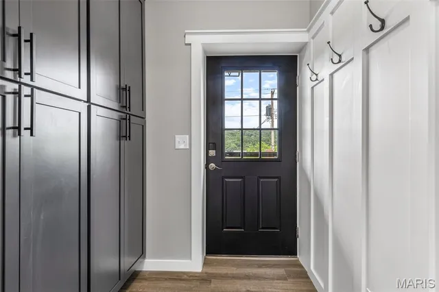 $425,000 | 422 North 2nd Street, De Soto, MO 63020