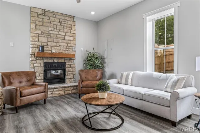 $425,000 | 422 North 2nd Street, De Soto, MO 63020