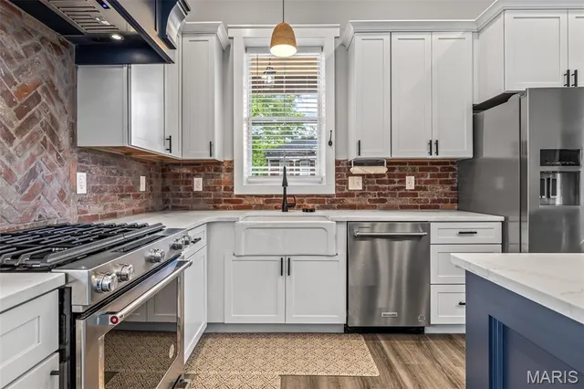 $425,000 | 422 North 2nd Street, De Soto, MO 63020