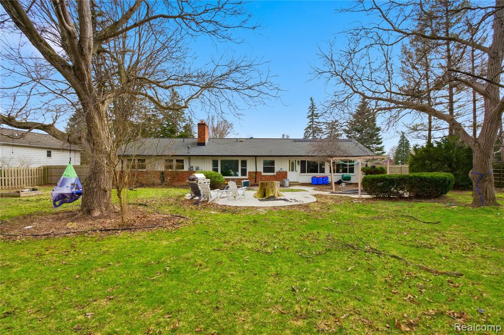 29256 Utley Road Farmington, MI 48334 - Photo 6 of 38 Gallery Image 6