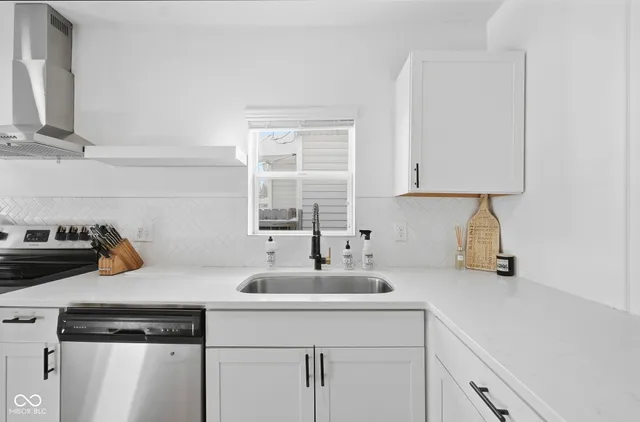 $220,000 | 945 North Bosart Avenue, Indianapolis, IN 46201