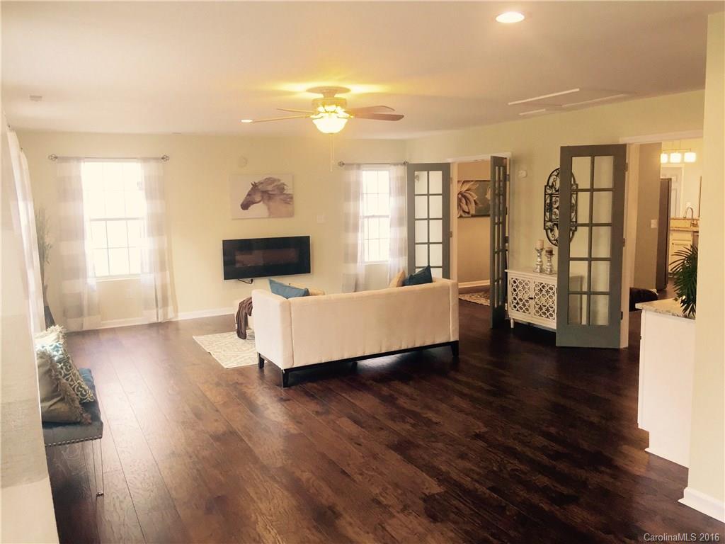 6019 Running Deer Road Charlotte, NC 28214 - Photo 10 of 21 Gallery Image 10