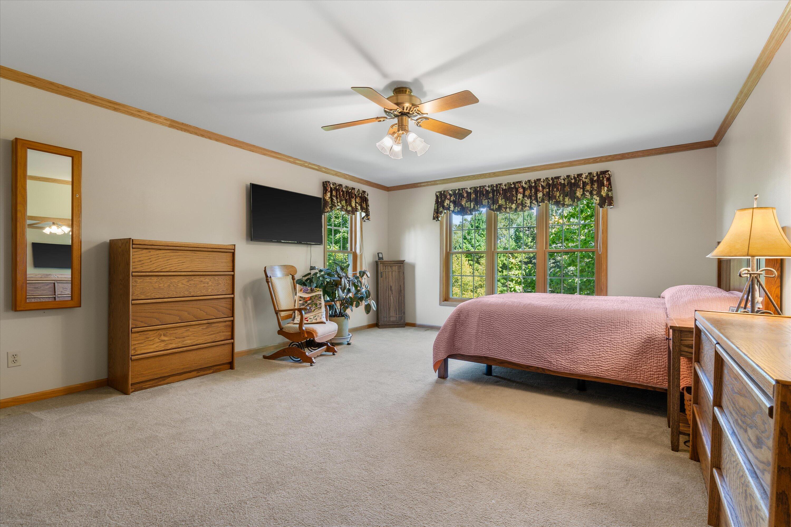 1669 Lake Shore Road Grafton, WI 53024 - Photo 26 of 70 Primary Suite