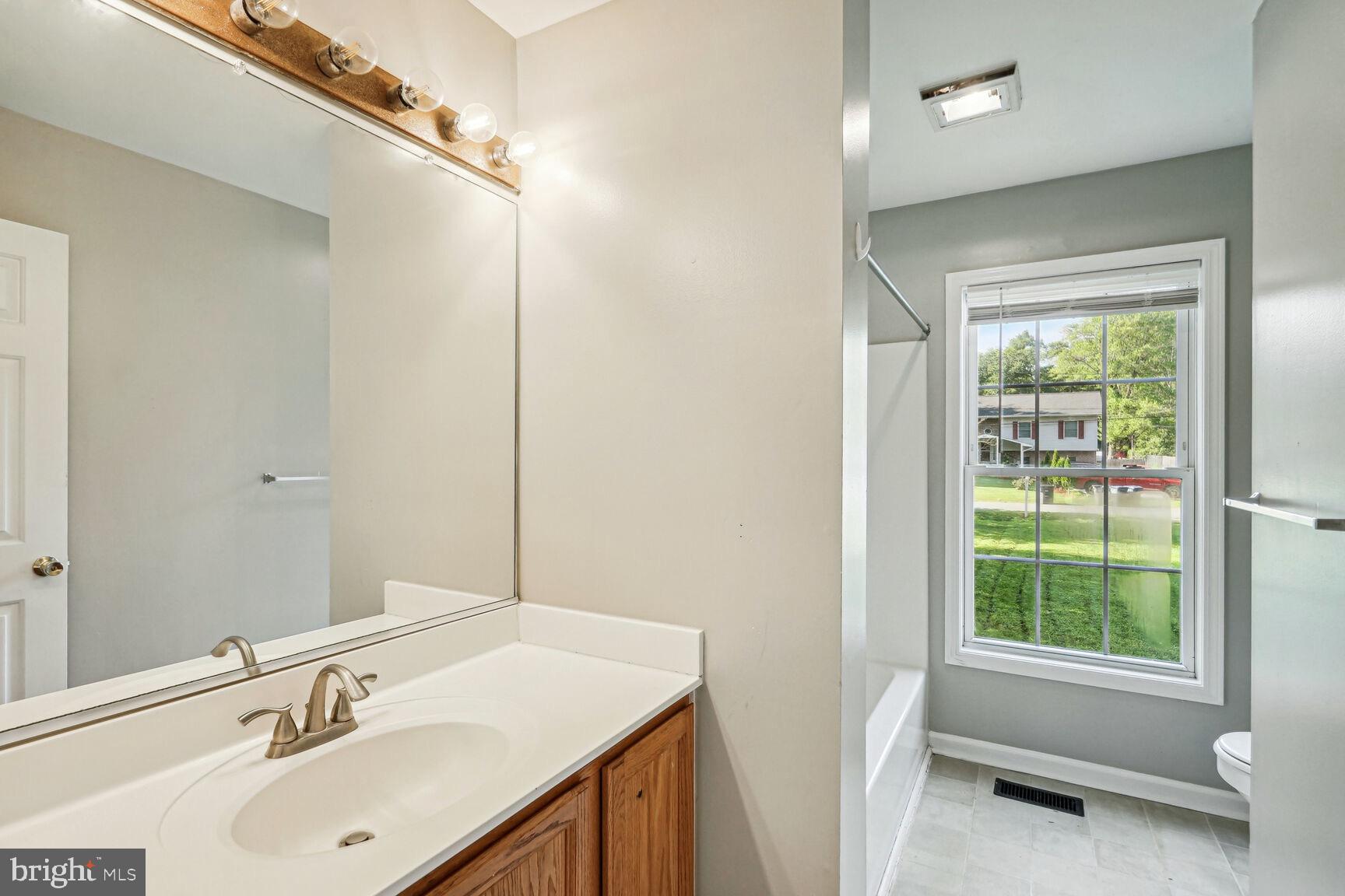8012 Leland Road Manassas, VA 20111 - Photo 13 of 15 Gallery Image 13
