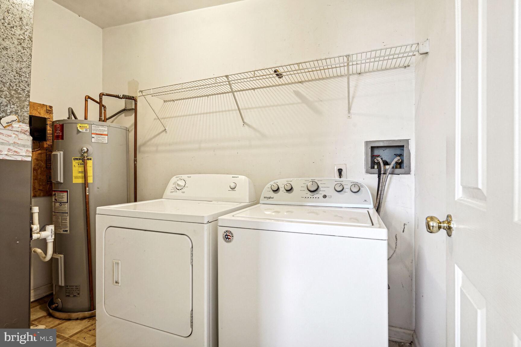 8012 Leland Road Manassas, VA 20111 - Photo 5 of 15 Laundry/utility room off of kitchen