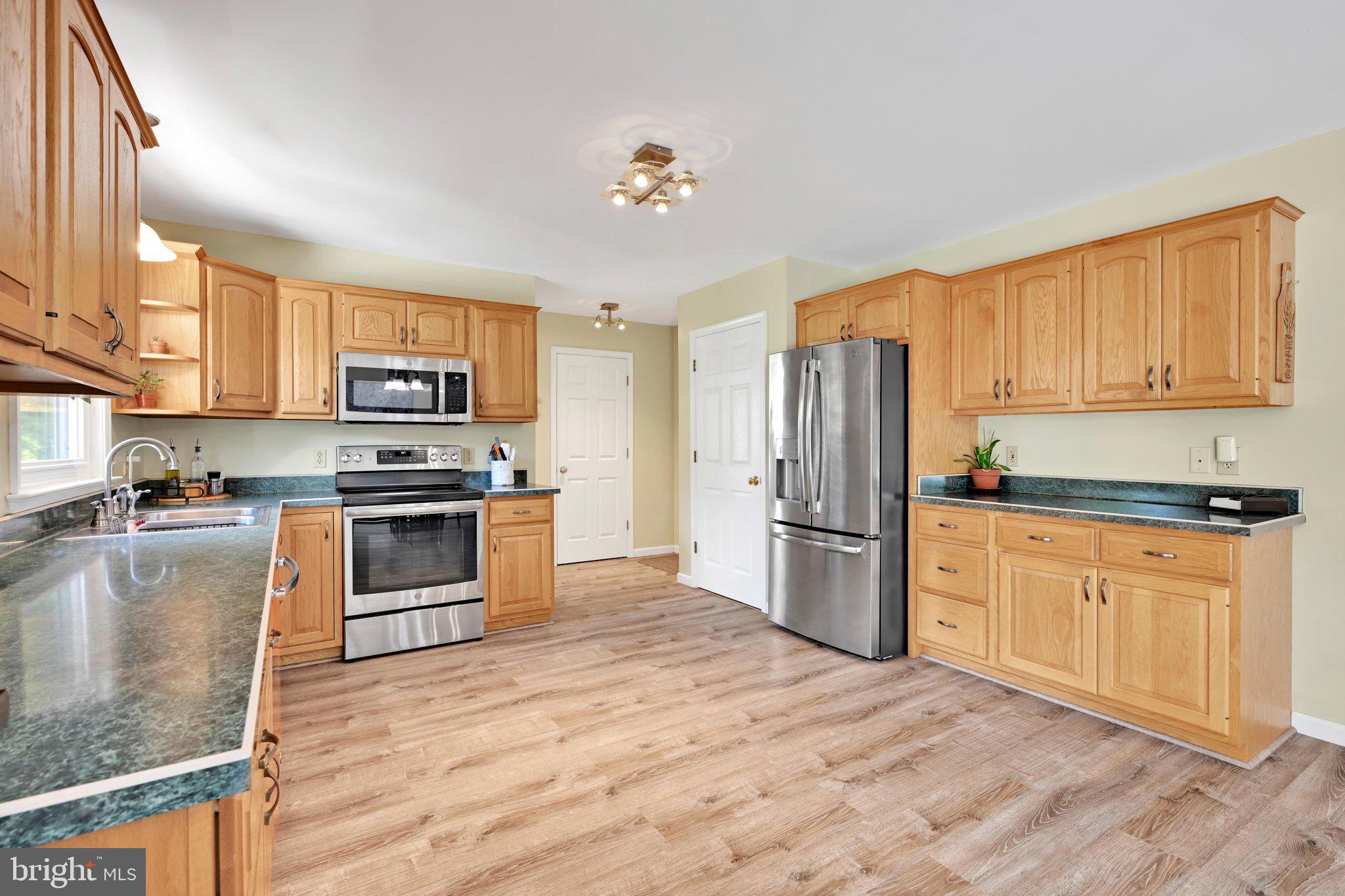 680 New Schaefferstown Road Bernville, PA 19506 - Photo 28 of 71 Kitchen